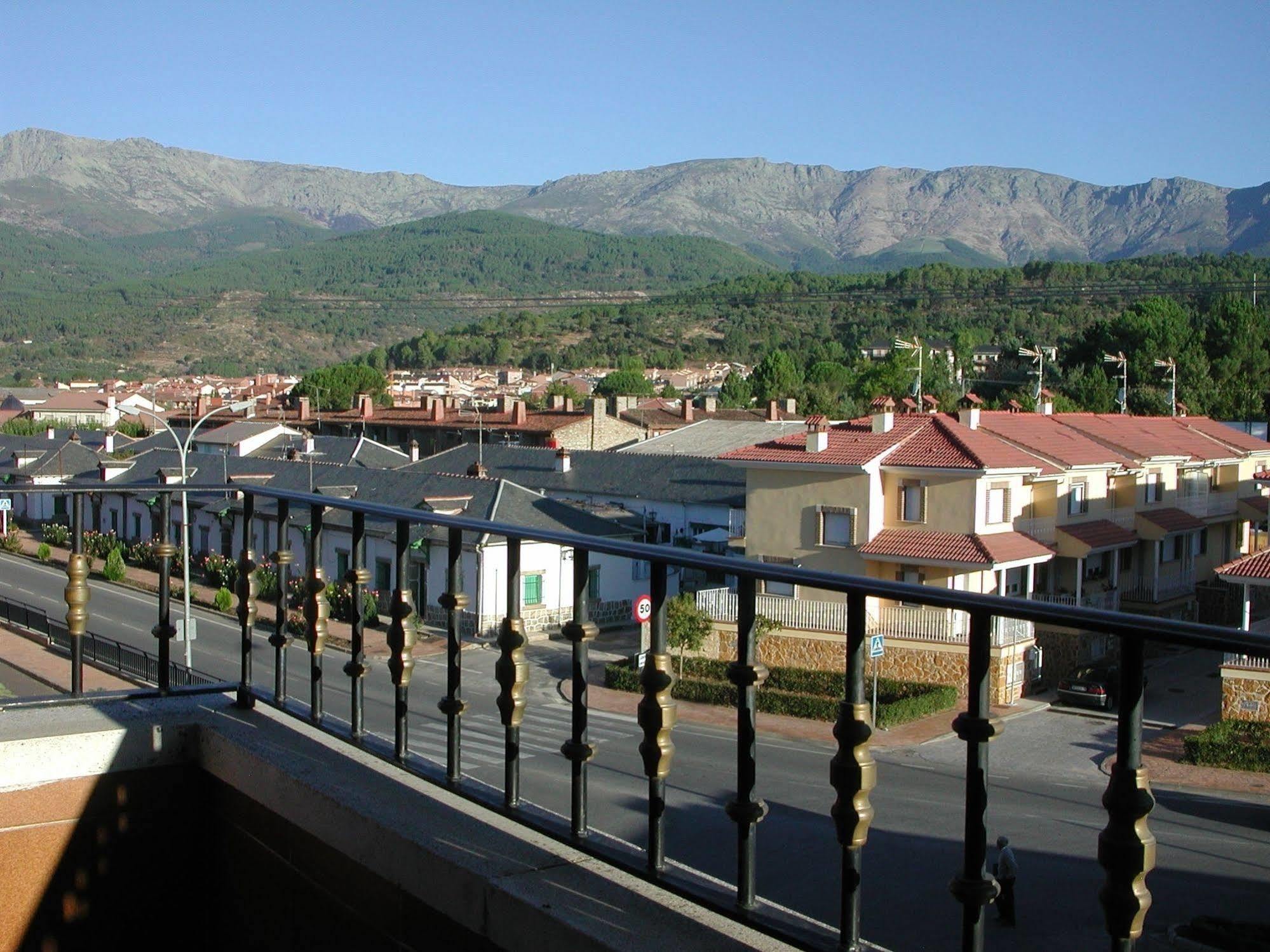 Hostal Avenida آريناس دي سان بيدرو المظهر الخارجي الصورة