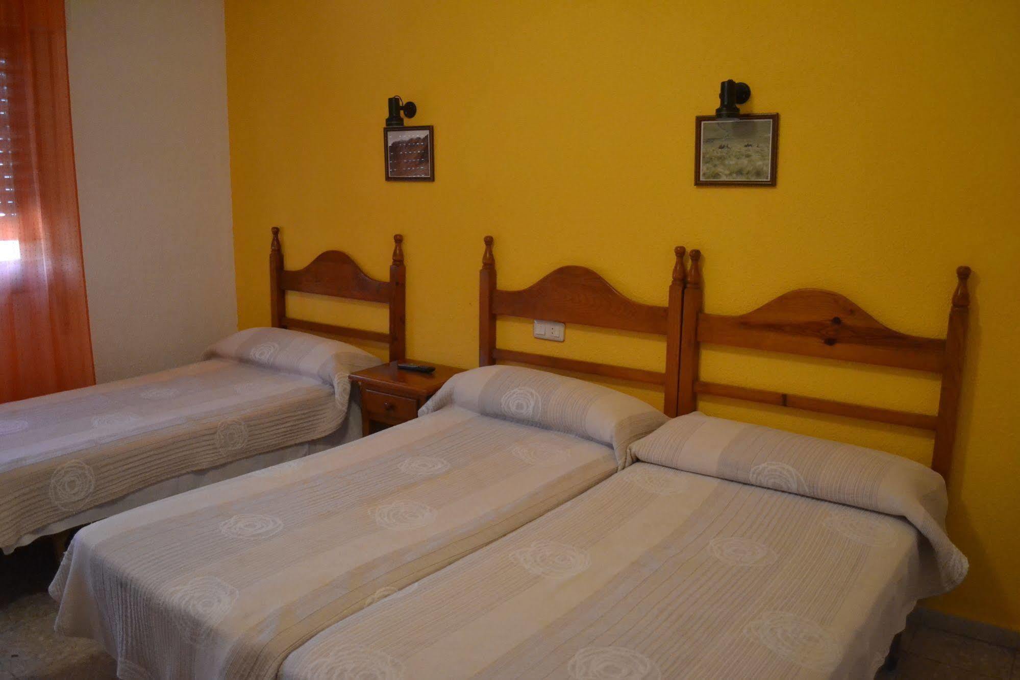 Hostal Avenida آريناس دي سان بيدرو المظهر الخارجي الصورة